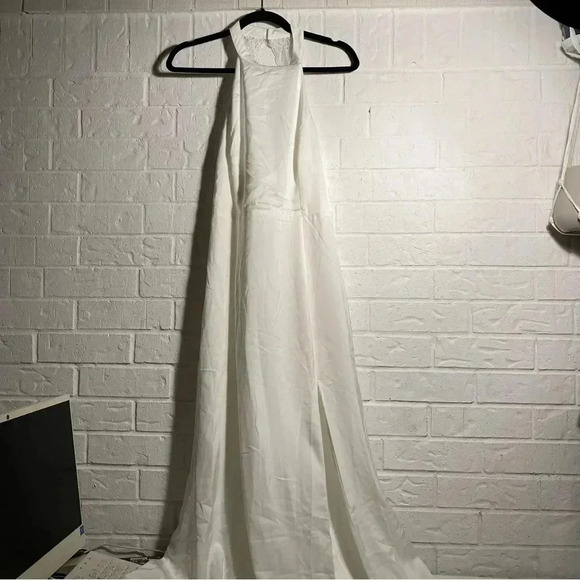Lulu’s Bridal Dress Size Large Halter Neck Soft Cut Out Back  White Button Train - Picture 1 of 14